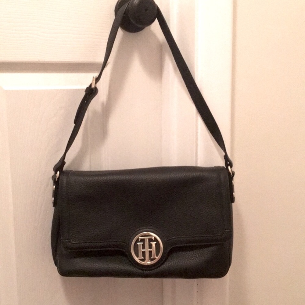 TOMMY HILFIGER Black Small Shoulder Bag